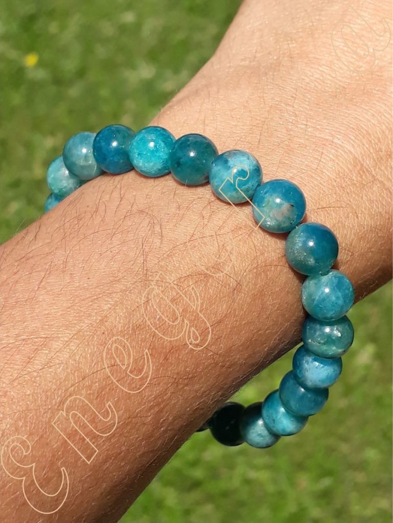 Bracelet-apatite-adelyne-enegercia-poignet