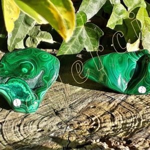 Malachite-polie-de-Kolwezi-au-Congo-1l-et-2
