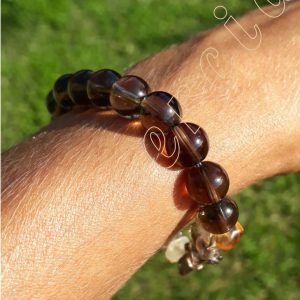 Bracelet-quartz-fume-8-mm-et-chips-adelyne-enegercia-poignet