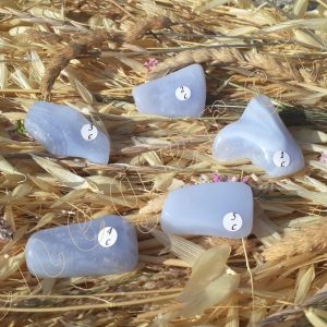calcedoine-bleue-roulee-agate-blue-lace-Malawi-10-a-20g-adelyne-enegercia