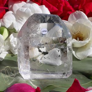Prisme-ou-pointe-en-cristal-de-roche-adelyne-enegercia