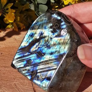 labradorite-a-poser-forme-libre-Madagascar-adelyne-enegercia-fla1-5