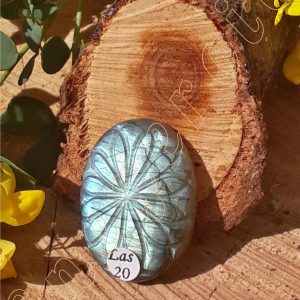 labradorite-sculptee-madasgacar-inde-adelyne-enegercia-las20-2