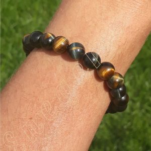 Bracelet-oeil-de-faucon-tigre-adelyne-enegercia-poignet-1