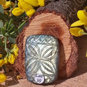 labradorite-sculptee-madagascar-inde-adelyne-enegercia-las30-1