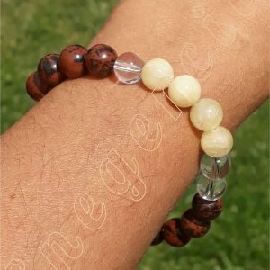 Bracelet-obsidienne-acajou-calcite-jaune-cristal-de-roche-adelyne-enegercia-poignet