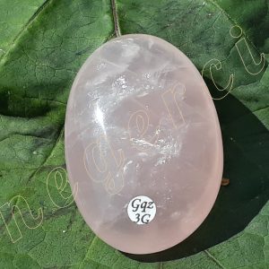 galet-quartz-rose-asterie-madagascar-adelyne-enegercia-3g