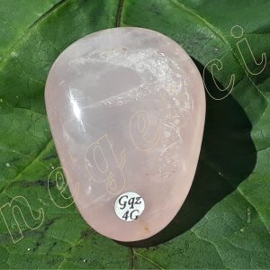 galet-quartz-rose-asterie-madagascar-adelyne-enegercia-4g