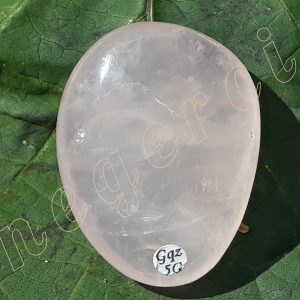 galet-quartz-rose-asterie-madagascar-adelyne-enegercia-5g