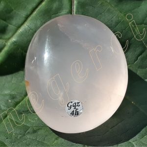 galet-quartz-rose-oeil-de-chat-asterie-madagascar-adelyne-enegercia-4h