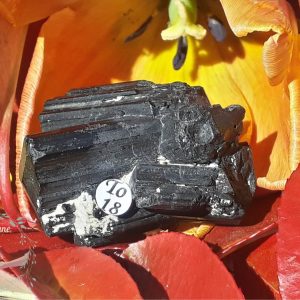 Tourmaline-noire-cristaux-macles-bitermines-Madagascar-to18-1