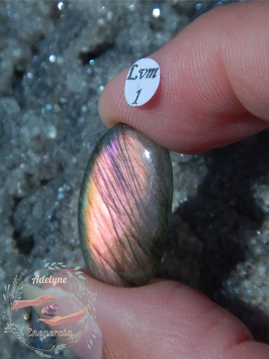 Cabochon-labradorite-violette-mordoree-inde-adelyne-enegercia-lvm1