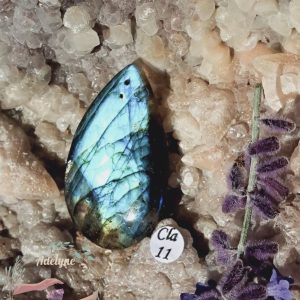 Pendentif-labradorite-bleue-madagascar-inde-adelyne-enegercia-cla11