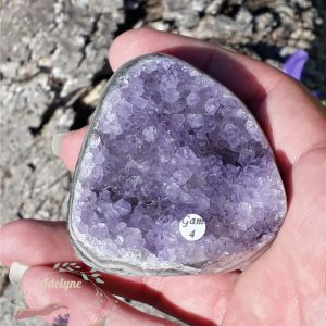 Geode-amethyste-avec-agate-polie-sur-le-tour-uruguay-adelyne-enegercia-gam04-8