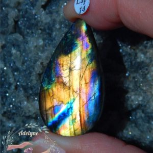 Cabochon-labradorite-type-spectrolite-madagascar-adelyne-enegercia-Lsp14-2