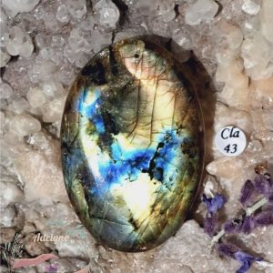Pendentif-labradorite-bleue-et-ocre-madagascar-inde-adelyne-enegercia-cla-43-7-3