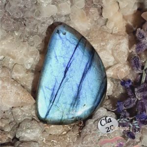 Pendentif-labradorite-bleue-madagascar-inde-adelyne-enegercia-cla-20-7