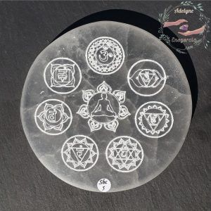 Plaque-selenite-gypse-fibreux-maroc-grave-bouddha-et-les-7-chakras-adelyne-enegercia-sbc-5