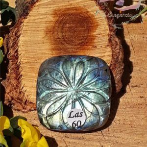 labradorite-sculptee-madasgacar-inde-adelyne-enegercia-las60-2
