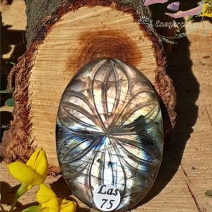 labradorite-sculptee-madasgacar-inde-adelyne-enegercia-las75-1